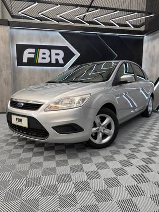 FORD FOCUS 2.0 GHIA SEDAN 16V GASOLINA 4P AUTOMÁTICO FORD FOCUS 2.0 GHIA SEDAN 16V GASOLINA 4P AUTOMÁTICO